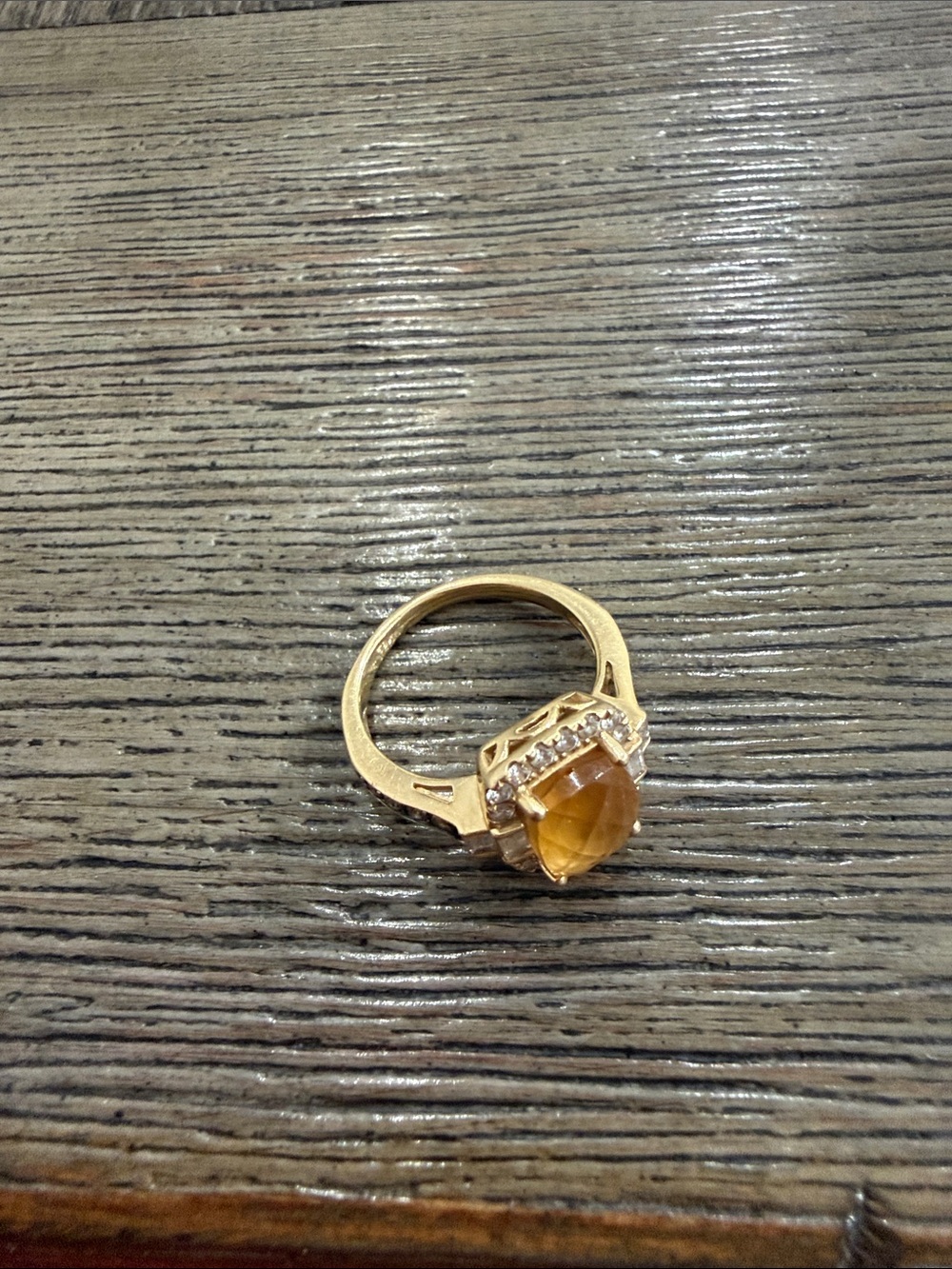 Elegant Gold and Silver Ring - Picture 3 of 4